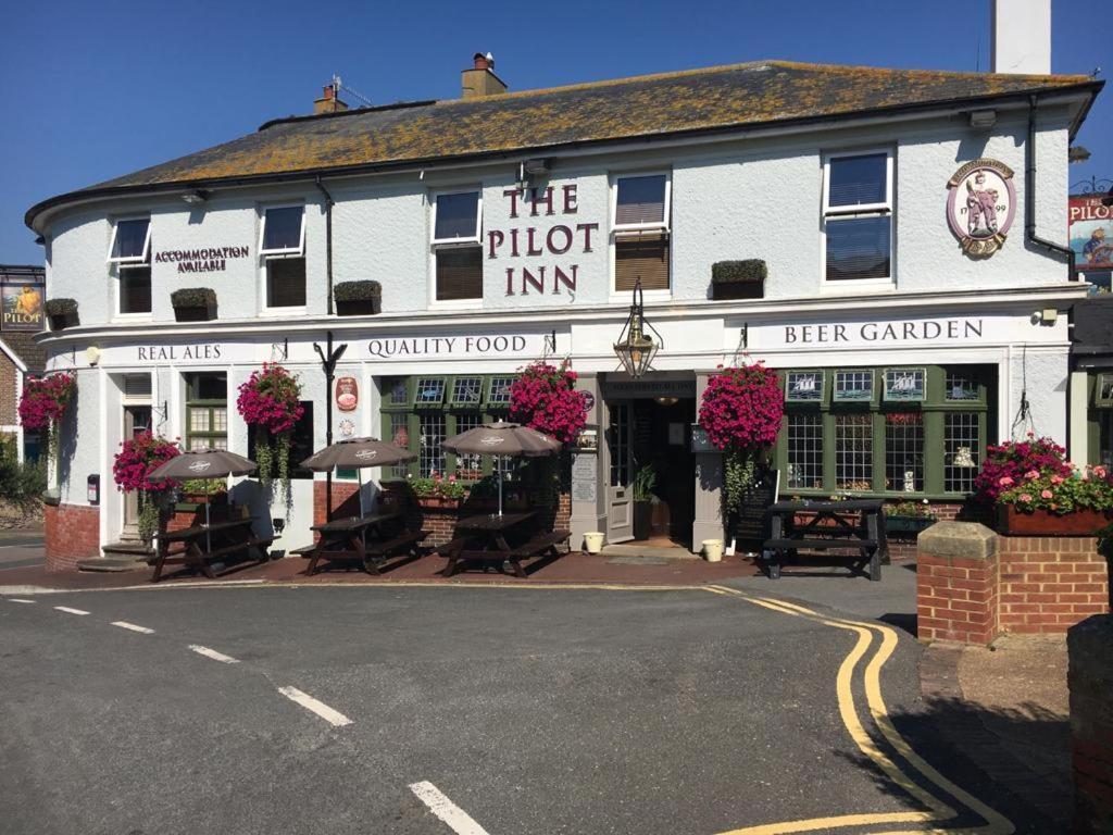 The Pilot Inn Истборн Екстериор снимка
